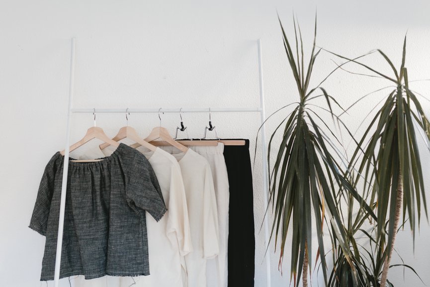 Hausd clothes rail